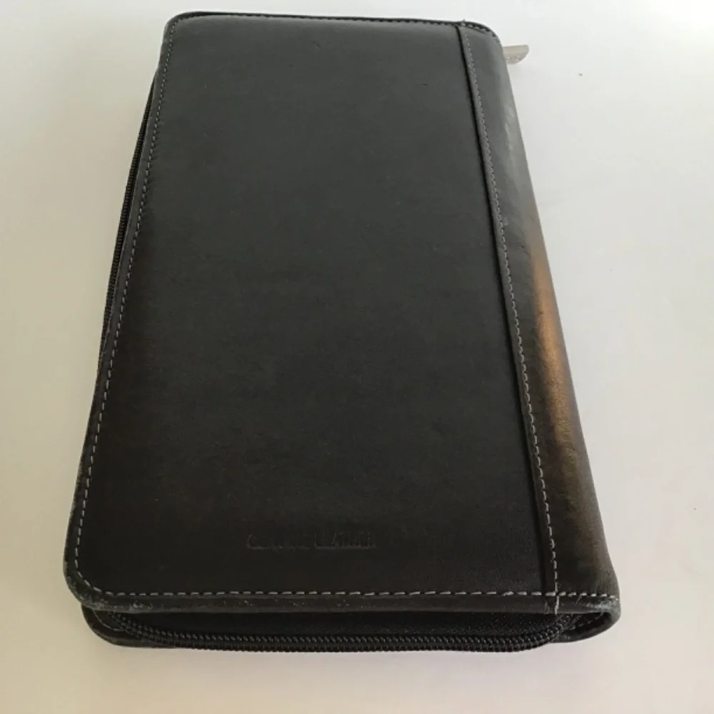 LEED’S Black Leather Passport‎ Organizer Zipper Close Card Slots Pocket Pen Slot